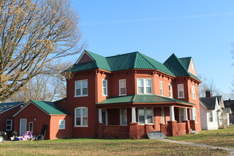 100 S Sturgeon St in Montgomery City, MO - Building Photo - Building Photo