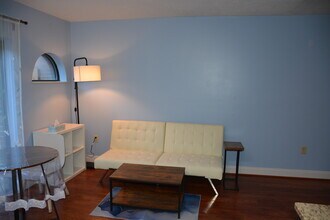 3267 Niagara Sq in Pittsburgh, PA - Foto de edificio - Building Photo