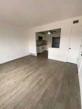 813D Courtois, Unit D in St. Louis, MO - Foto de edificio - Building Photo