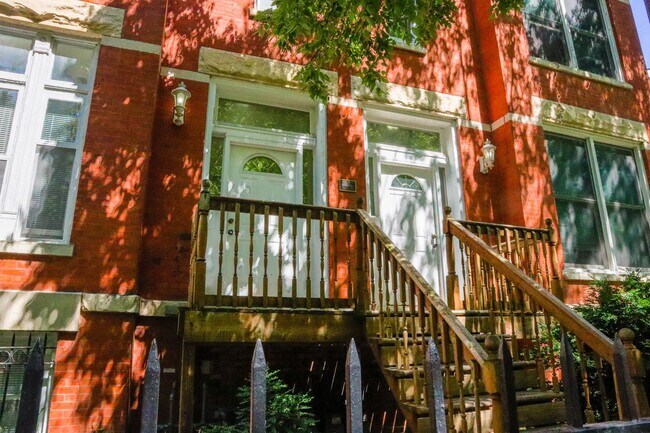 715 S Claremont Ave in Chicago, IL - Building Photo - Building Photo