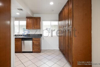 4517 College Way in San Diego, CA - Foto de edificio - Building Photo