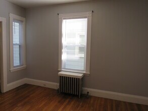 42 Glenwood Rd, Unit 1 in Somerville, MA - Building Photo - Building Photo