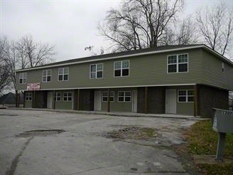 1207 Holly Ave in South Pittsburg, TN - Foto de edificio