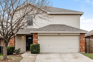 6945 Meadow Way Ln in Fort Worth, TX - Building Photo
