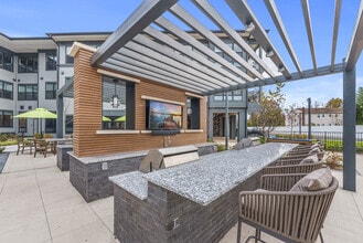 Canter Green in Union Township, NJ - Building Photo - Building Photo