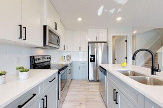 7914-7174 174 Ave NW in Edmonton, AB - Building Photo - Building Photo