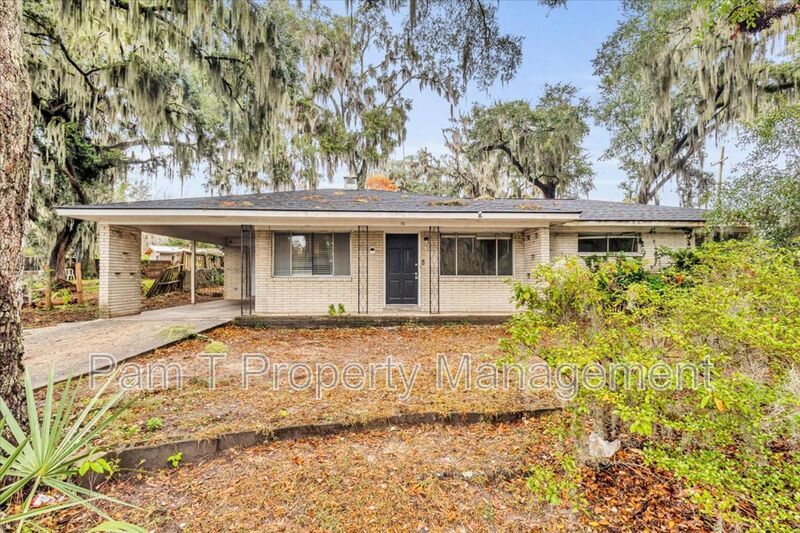 15 Vineyard Dr in Savannah, GA - Building Photo