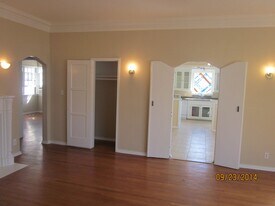 624 N Sycamore Ave in Los Angeles, CA - Building Photo