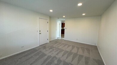 5647 W Lawrence Ave in Chicago, IL - Building Photo - Building Photo