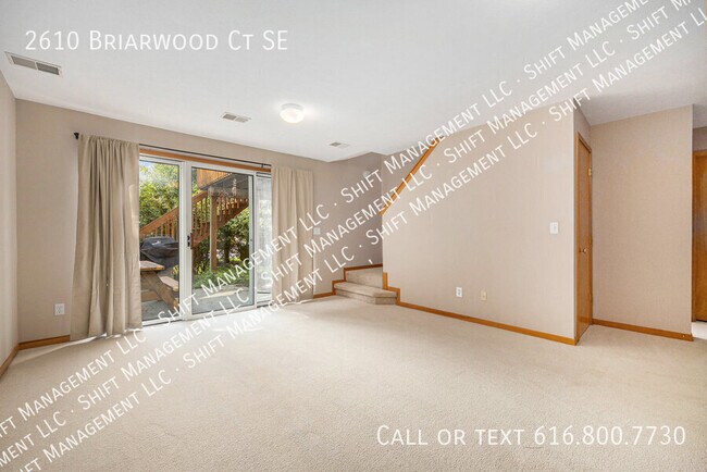 2610 Briarwood Ct SE in Kentwood, MI - Foto de edificio - Building Photo