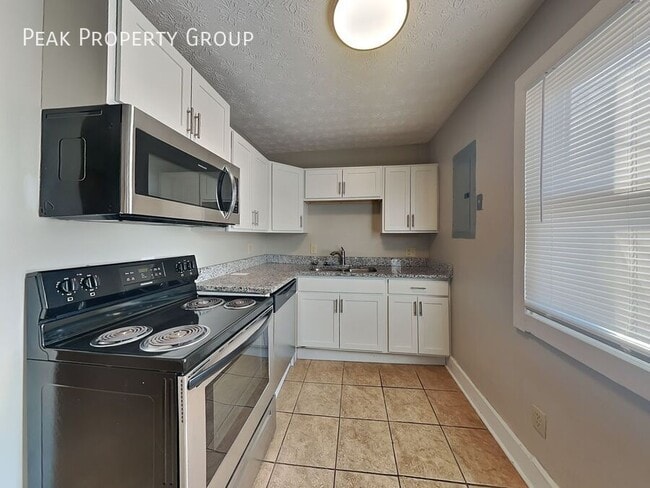 1381 Indianola Ave in Columbus, OH - Building Photo - Building Photo