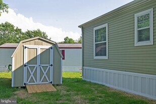 123 Carnation Dr in Magnolia, DE - Building Photo