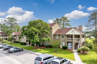 Myrtle Greens Condominiums in Conway, SC - Foto de edificio - Building Photo