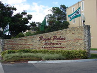 Royal Palms at Lauderhill in Lauderhill, FL - Foto de edificio - Building Photo