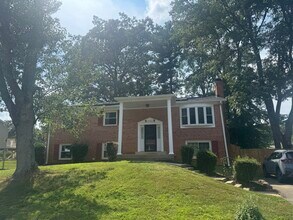 13844 Delaney Rd, Unit A in Woodbridge, VA - Building Photo - Building Photo