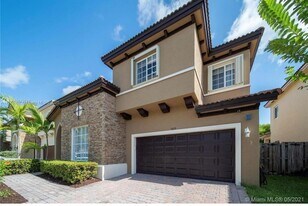 9429 SW 224th Terrace in Cutler Bay, FL - Building Photo