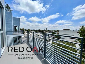 1001 N Fairfax Ave in West Hollywood, CA - Building Photo - Building Photo