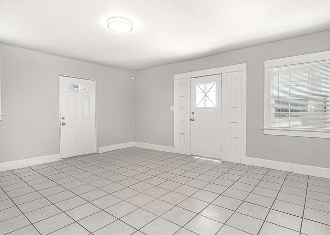4733 Yosemite Blvd in Modesto, CA - Building Photo - Building Photo