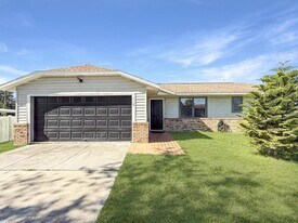 518 Providence Blvd in Deltona, FL - Building Photo