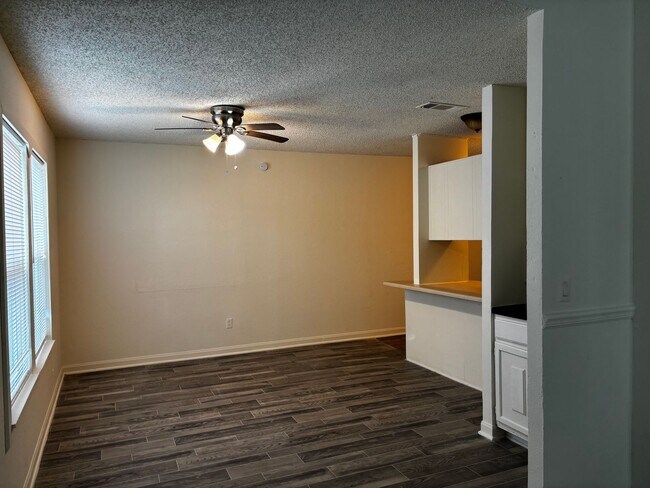 736 Vicki Dr in Huntsville, TX - Building Photo - Building Photo