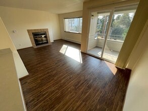 (1K) Kristine Apartments in Seattle, WA - Building Photo - Building Photo