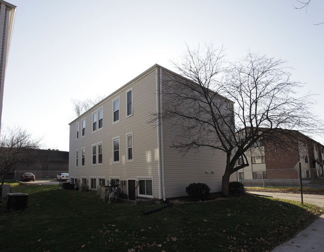 2335 W St in Lincoln, NE - Foto de edificio - Building Photo