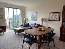 6801 Greenwood Ave N, Unit 413 in Seattle, WA - Building Photo