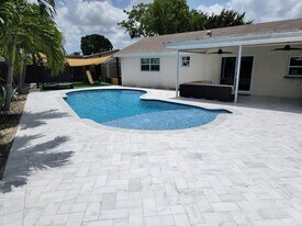 12041 NW 34th Pl in Sunrise, FL - Building Photo