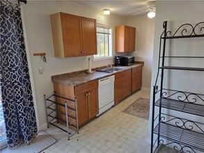 15 Meadowview Terrace in Westerly, RI - Building Photo - Building Photo