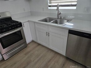 1486 N Clybourn Ave, Unit 503 in Los Angeles, CA - Building Photo - Building Photo