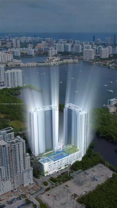 16385 Biscayne Blvd in Sunny Isles Beach, FL - Building Photo