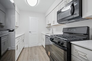 7400 Roosevelt in Philadelphia, PA - Building Photo