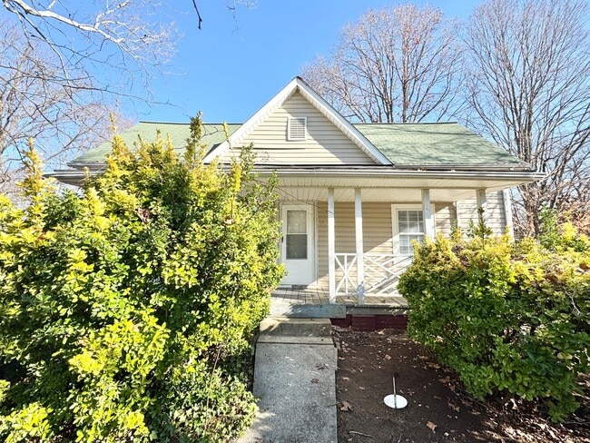 property at 1616 North O.Henry Boulevard