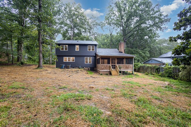 908 Brookgreen Dr in Cary, NC - Foto de edificio - Building Photo