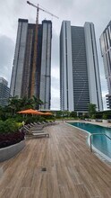 700 NE 24th St, Unit 4005 in Miami, FL - Building Photo - Building Photo