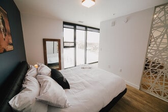 221 Stradbrook Ave in Winnipeg, MB - Building Photo - Building Photo