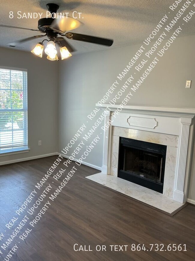 8 Sandy Point Ct in Simpsonville, SC - Building Photo - Building Photo