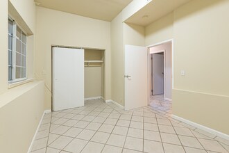 150 Caldecott Ln in Oakland, CA - Building Photo - Building Photo