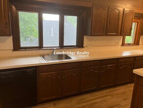 93 Hillside Rd, Unit 2A in Watertown, MA - Building Photo - Building Photo