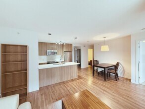 13325-1102A 102 A Ave in Surrey, BC - Building Photo - Building Photo