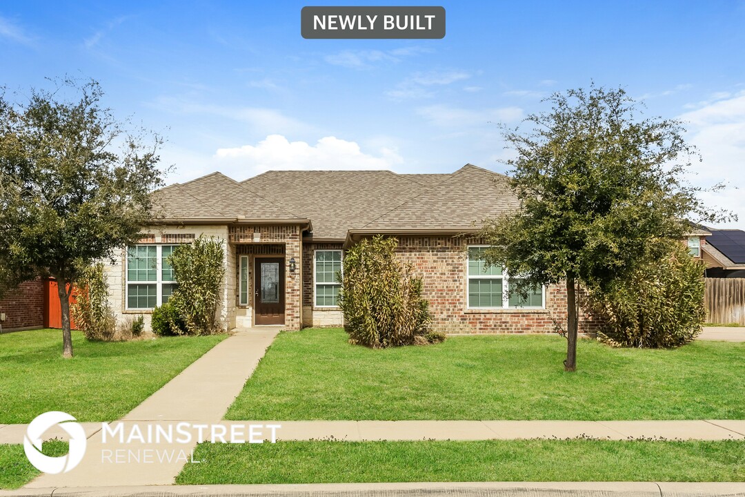 601 Shady Meadow Ln in Glenn Heights, TX - Building Photo