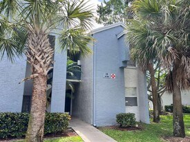 465 SW 113th Way, Unit 465 in Pembroke Pines, FL - Building Photo