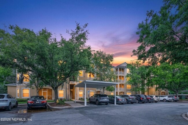7801 Point Meadows Dr, Unit 1205 in Jacksonville, FL - Foto de edificio - Building Photo