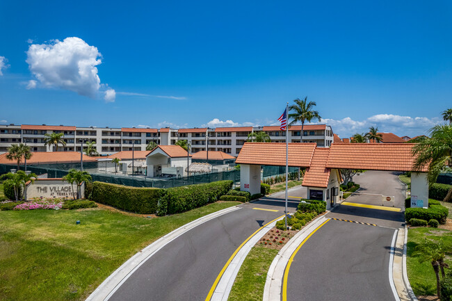 Village at Tierra Verde in St. Petersburg, FL - Foto de edificio - Building Photo