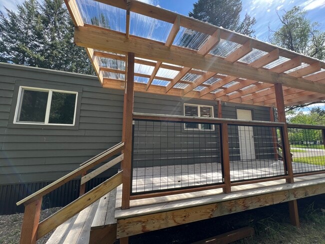 145 N Hilltop Rd, Unit TinyHouse
