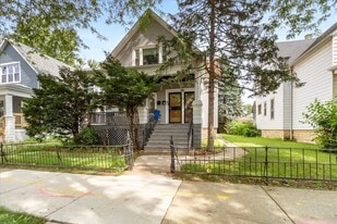 58 W 113th St in Chicago, IL - Building Photo