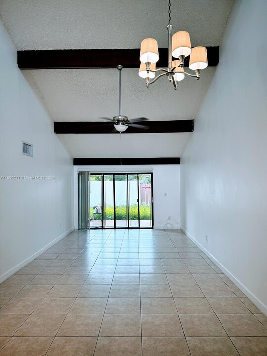 1749 NW 72nd Ave in Plantation, FL - Building Photo