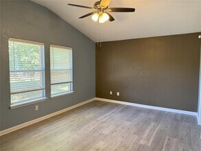 10201 Buccaneer Dr in Oklahoma City, OK - Building Photo - Building Photo