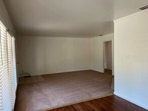2531 Roslyn Way in Sacramento, CA - Building Photo - Building Photo