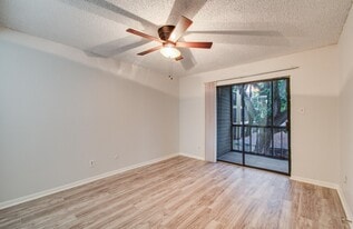 10110 Forum W Dr in Houston, TX - Building Photo